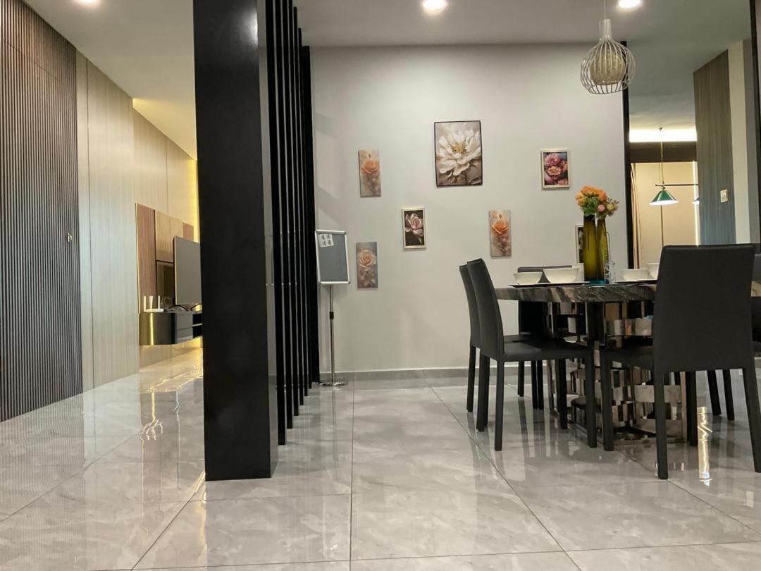 Kl Homestay Apartment *